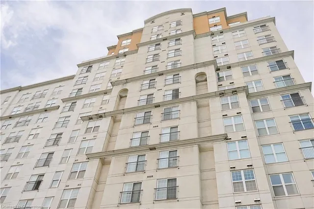 135 James St Unit 701