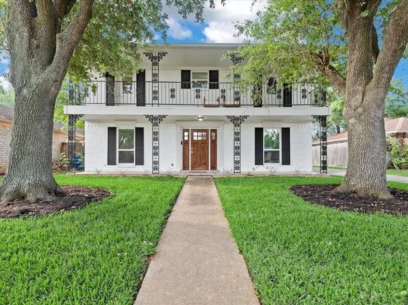 16107 Alta Mesa Dr, Houston, TX 77083