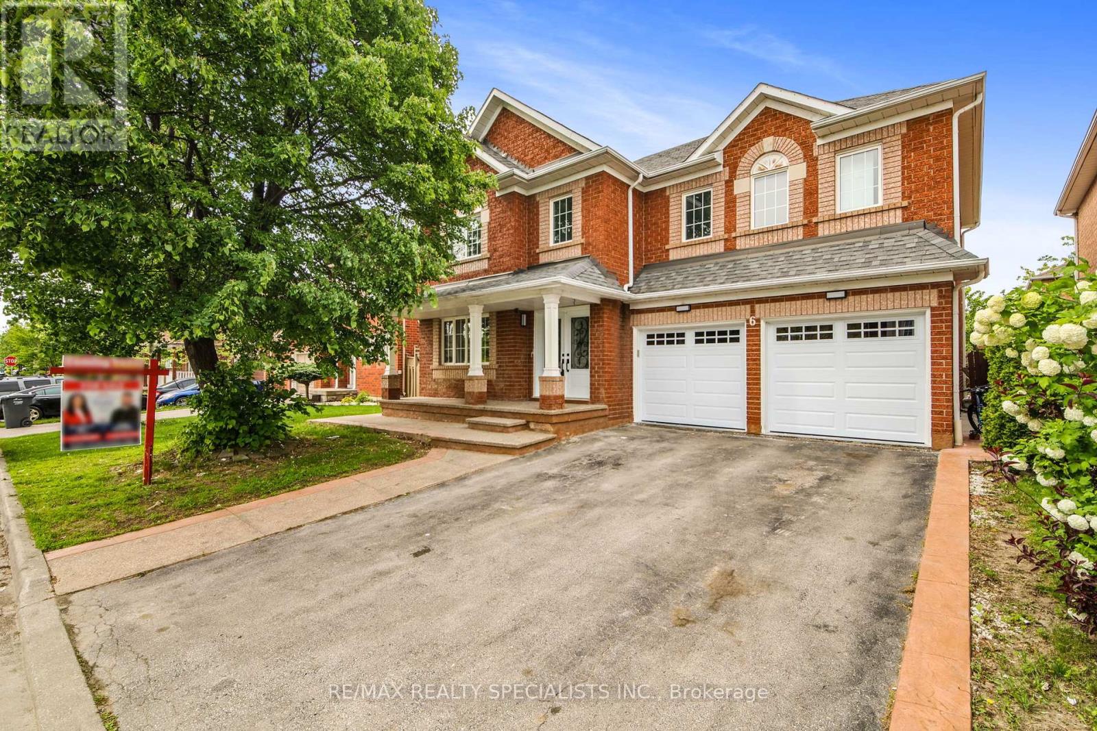 6 MEADOW GLADE ROAD|Brampton (Sandringham-Wellington), Ontario L6R1Z7