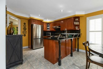 Additional image 5 of 26 Disney Ct