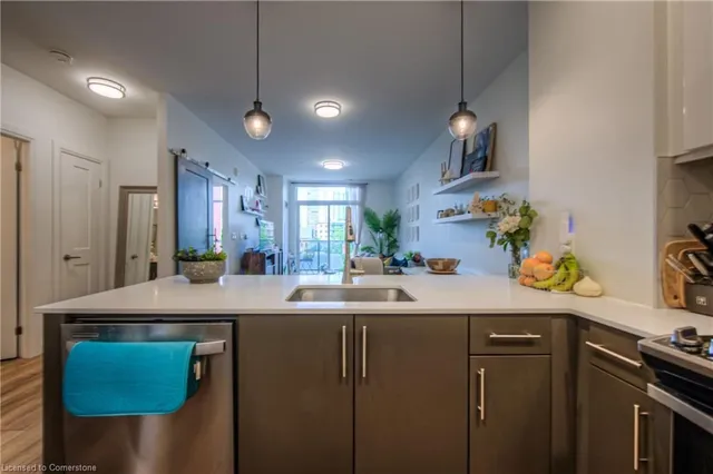 Additional image 9 of 399 Queen St Unit 418