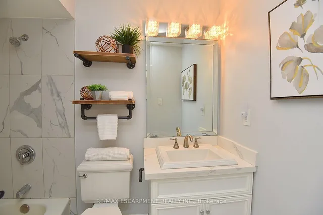 Additional image 38 of 459 Woodview Rd Unit 4