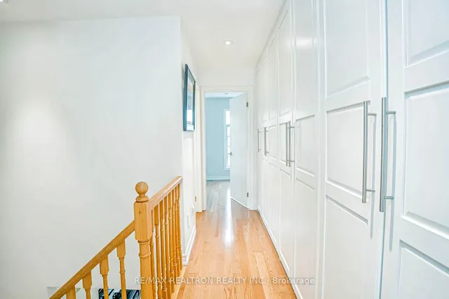 Additional image 11 of 886 Pape Ave