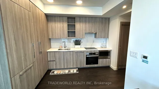 Additional image 8 of 27 McMahon Dr Unit 702