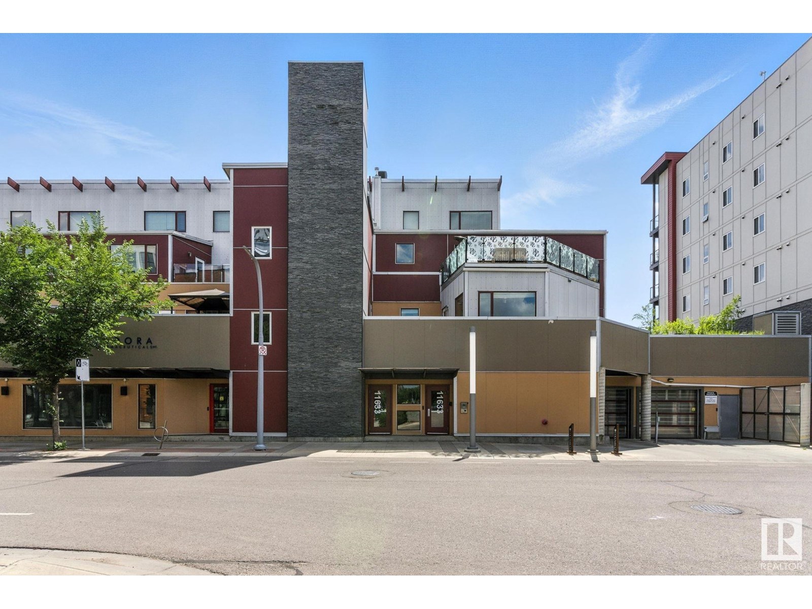 #204 11633 105 AV NW|Edmonton, Alberta T5H0L9