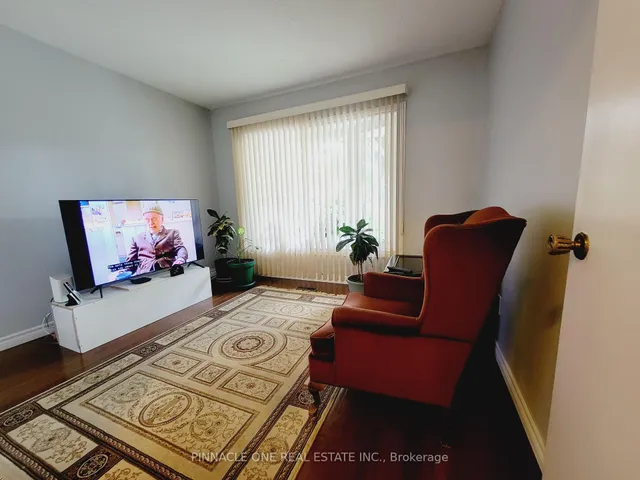 Additional image 12 of 61 Applegate Cres