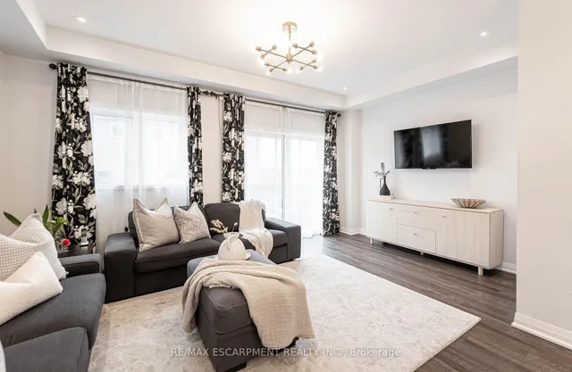 Additional image 11 of 52 AQUARIUS Cres