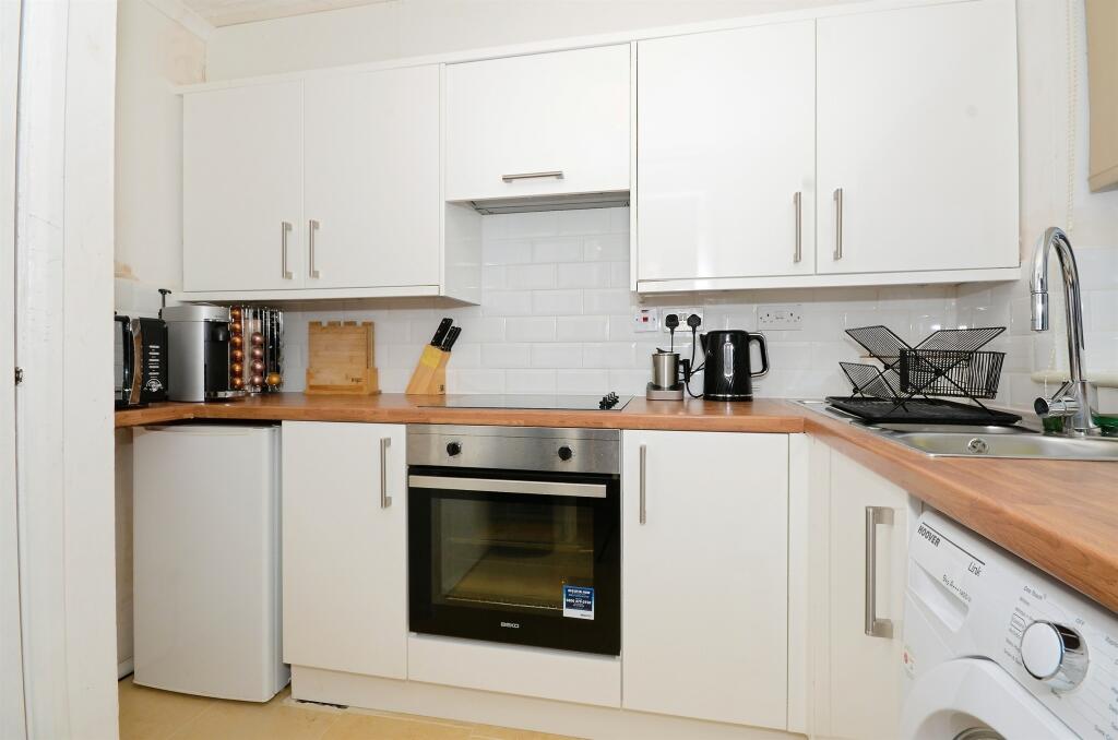 Additional image 6 of Broadlake Close, London Colney, St. Albans