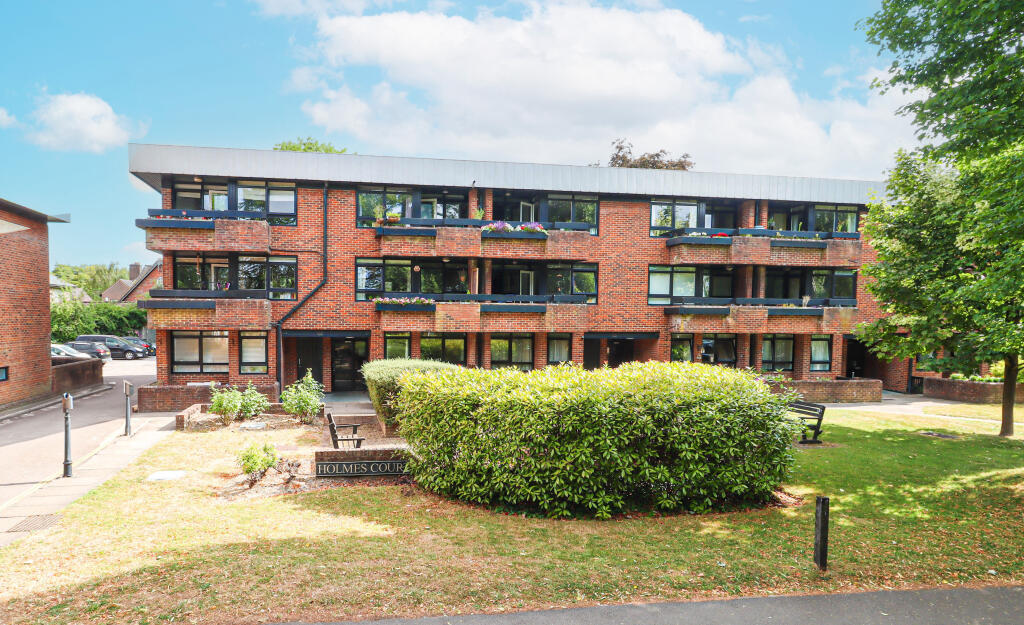 Carlisle Avenue, St. Albans, AL3