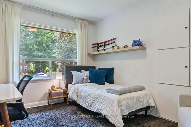 Additional image 23 of 237 Albion Ave