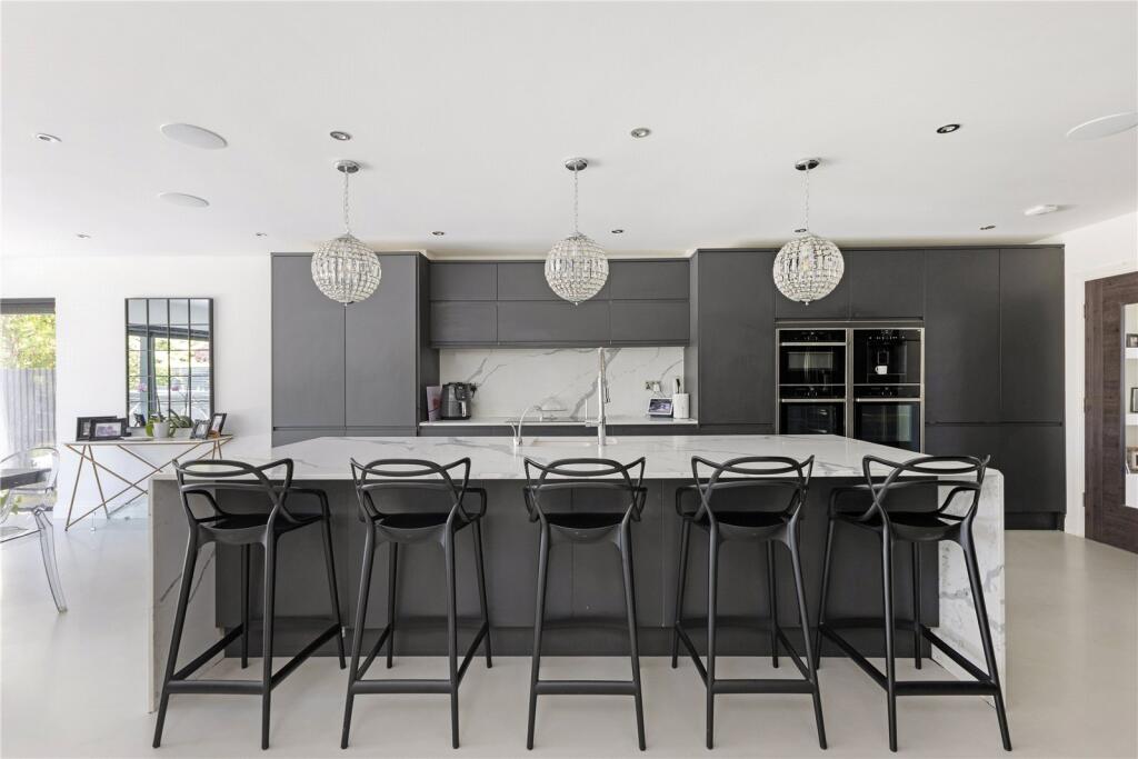 Additional image 4 of Tuffnells Way, Harpenden, Hertfordshire, AL5