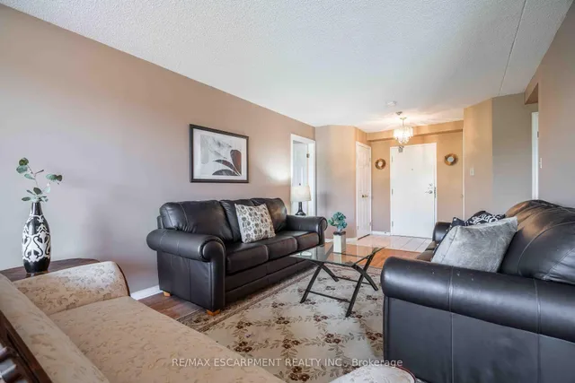 房产图片 13 - 416 Limeridge Rd 单元 216