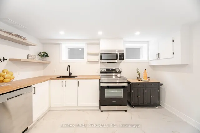 Additional image 32 of 4 Lloyd Manor Rd