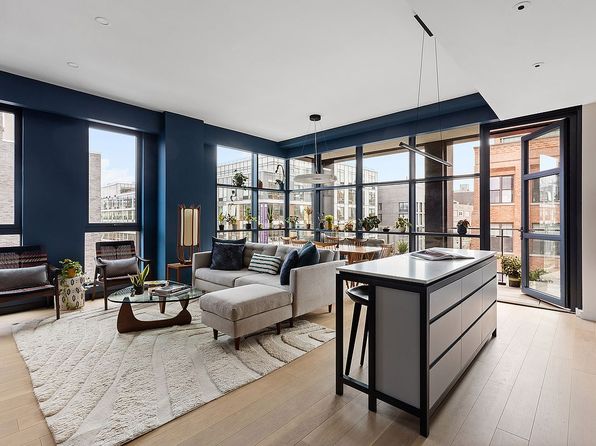 215 N 10th St #4F, Brooklyn, NY 11211
