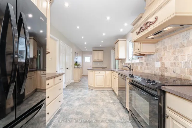 Additional image 13 of 19 Jasper Cres