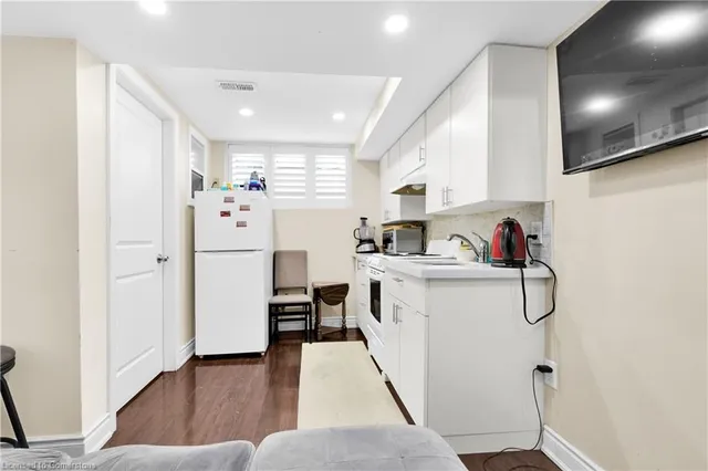 Additional image 25 of 1354 Upper Sherman Ave Unit 1