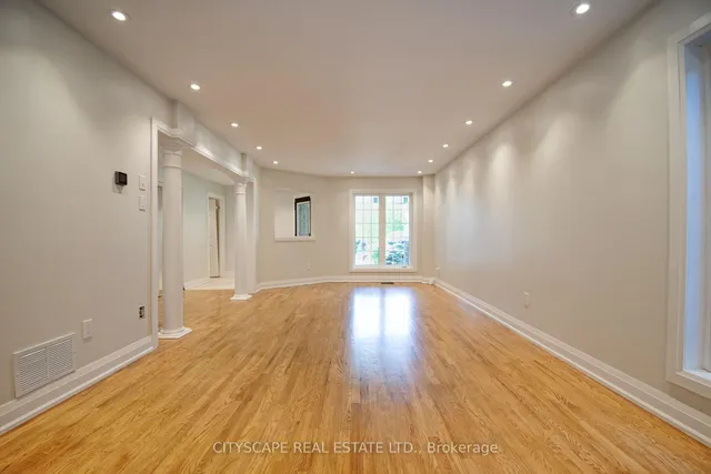 Additional image 3 of 43 Vintage Gate