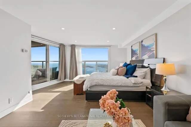 Additional image 36 of 77 Harbour Sq Unit 3208