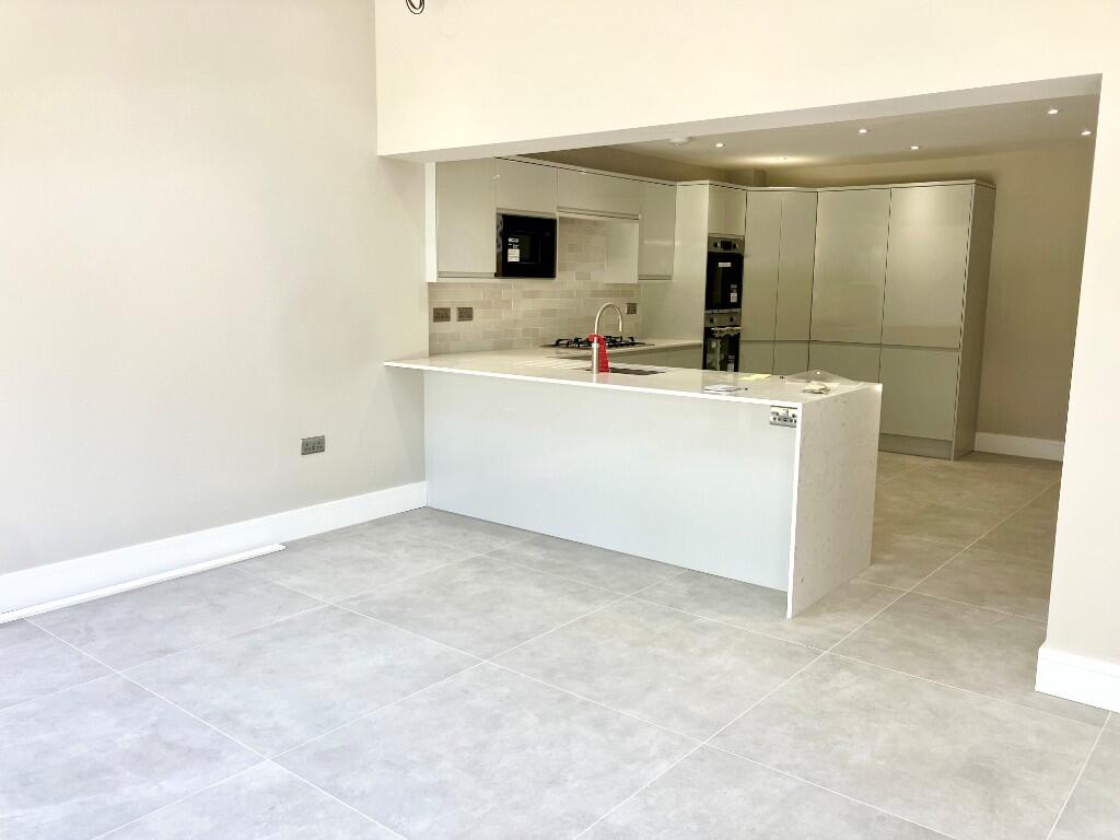 Additional image 3 of Batchwood Drive, St. Albans, Hertfordshire, AL3 5SB