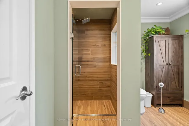 Additional image 32 of 16 Lakeshore Dr