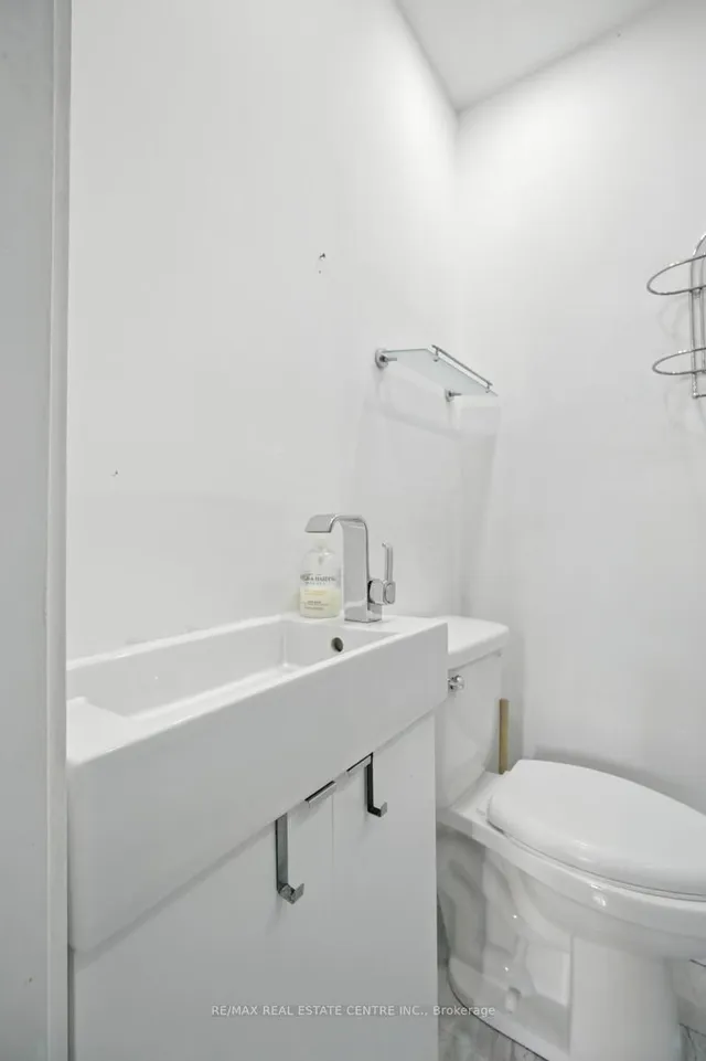 Additional image 22 of 21 Chopin Cres