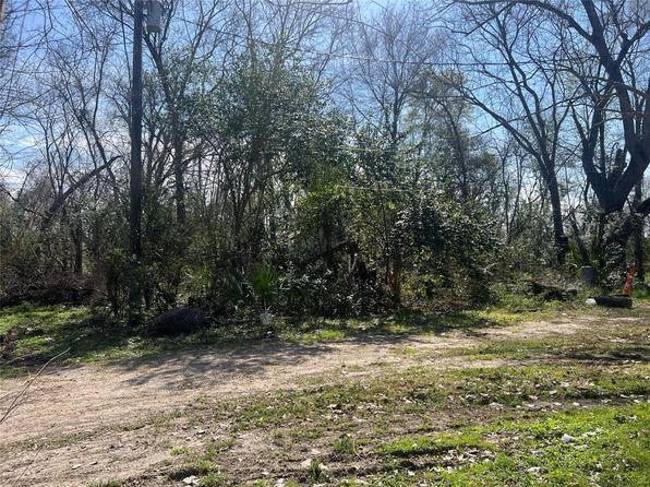 1722 Strawn Rd, Houston, TX 77039