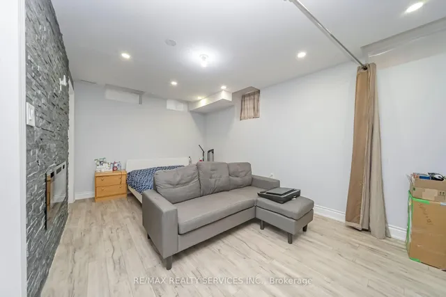 Additional image 28 of 82 Evanwood Cres