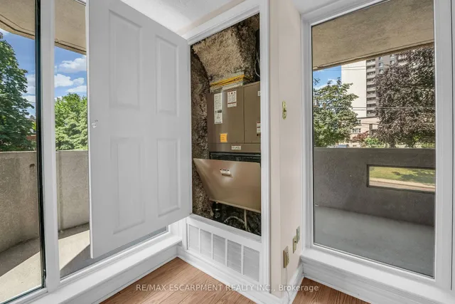 Additional image 29 of 67 Caroline St Unit 203