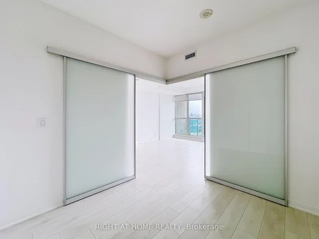 Additional image 12 of 150 East Liberty St Unit 2804