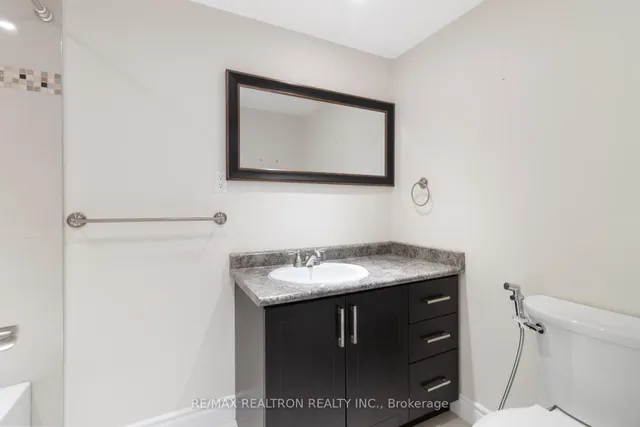 Additional image 36 of 44 Caracas Rd