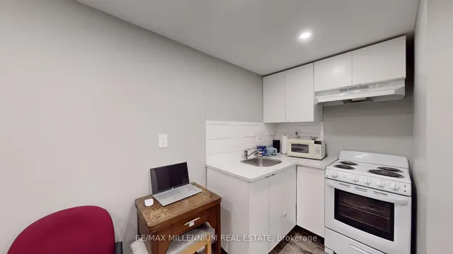 Additional image 32 of 63 Roadmaster Lane