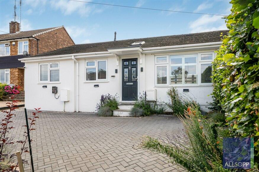 Wroxham Way, Harpenden, AL5