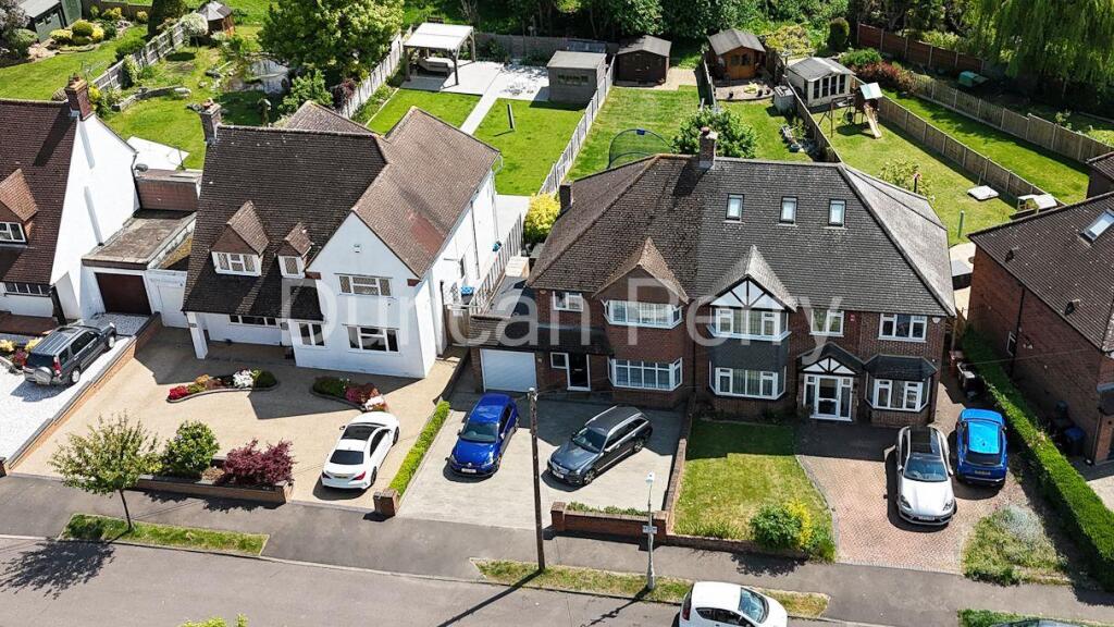 Additional image 17 of Bluebridge Avenue, Brookmans Park