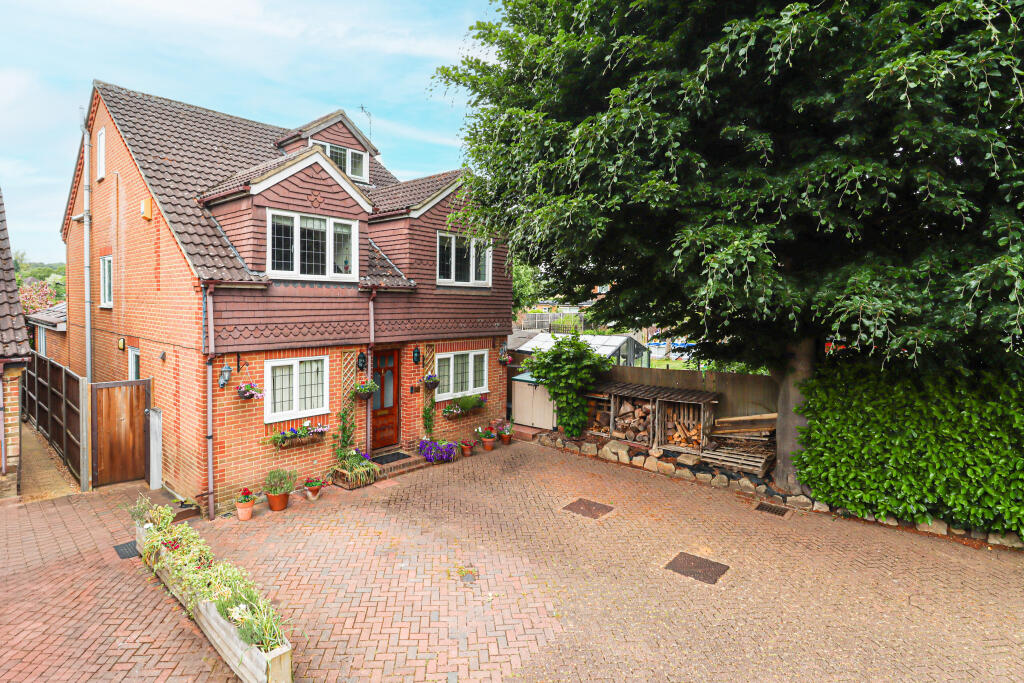 Additional image 21 of Magnolia Close, Park Street, St. Albans, AL2