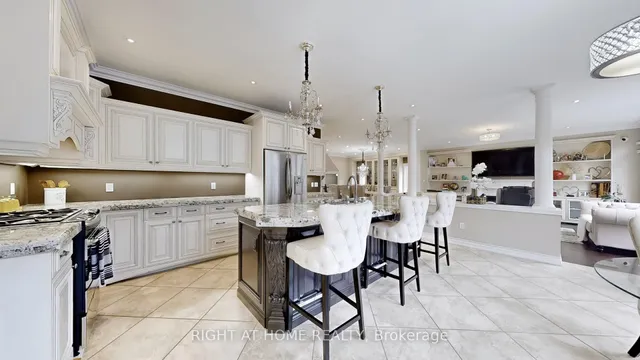 Additional image 13 of 19 Charity Crt