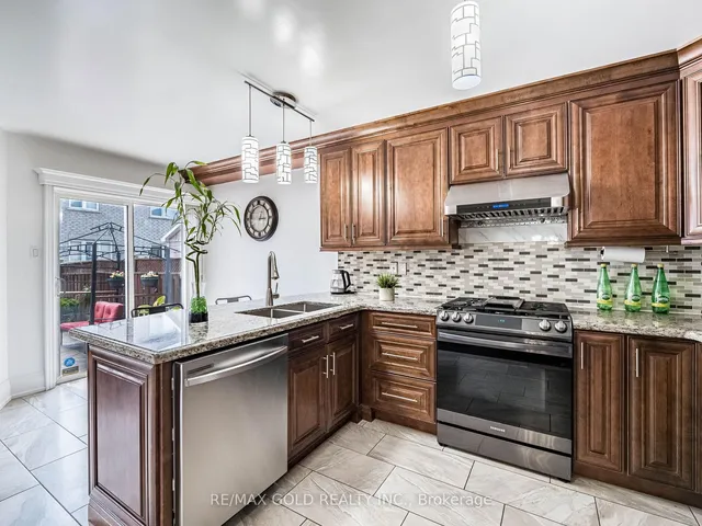 Additional image 14 of 22 Salonica Rd