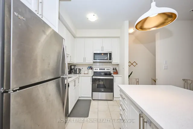 Additional image 8 of 590 North Service Rd Unit 105