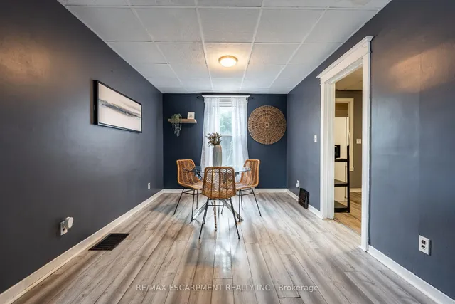 Additional image 7 of 52 CONNAUGHT Ave