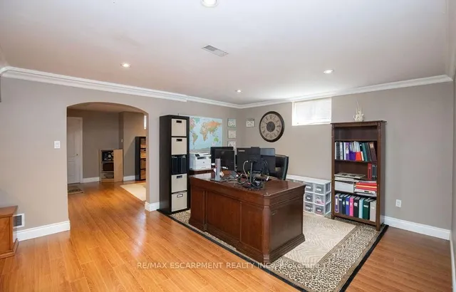 Additional image 41 of 10 Shadeland Cres