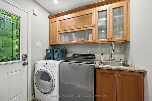 Additional image 24 of 4240 Dunvegan Rd