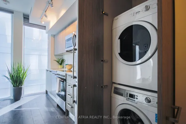 Additional image 16 of 28 Wellesley St Unit 2310