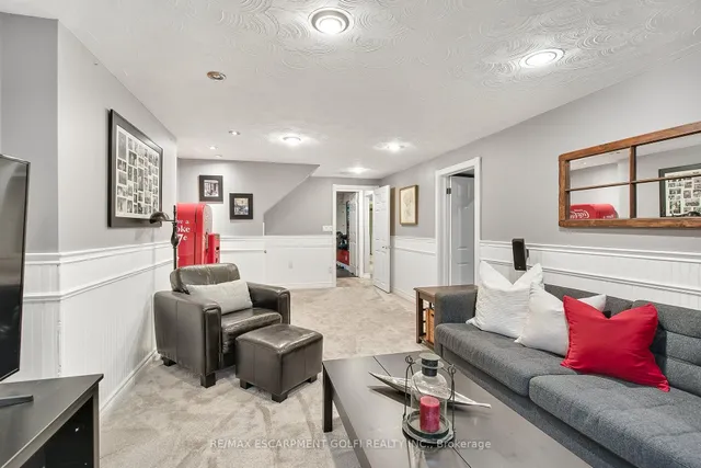 Additional image 25 of 31 Valecrest Ave