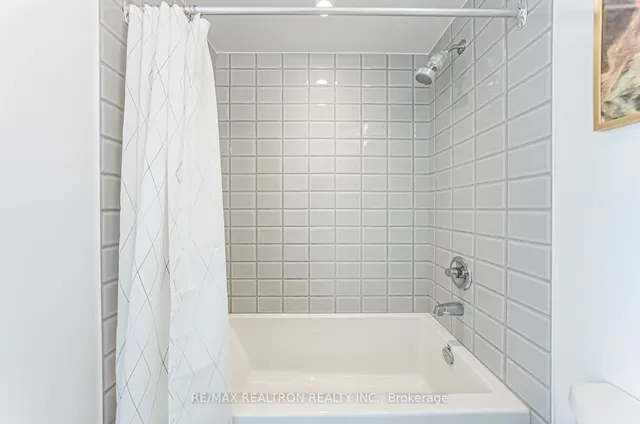 Additional image 32 of 203 College St Unit 2105