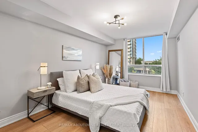 Additional image 21 of 5233 Dundas St Unit 227