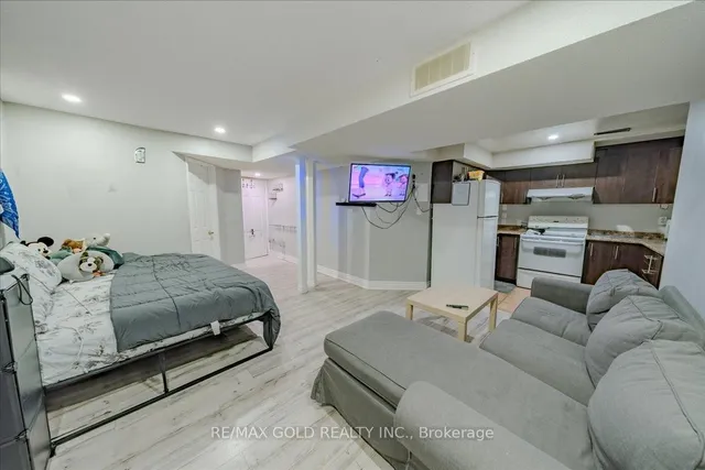 Additional image 43 of 21 Townley Cres