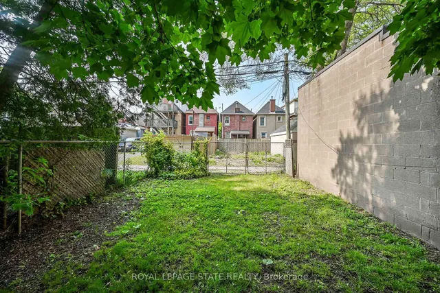 Additional image 25 of 26 Mars Ave