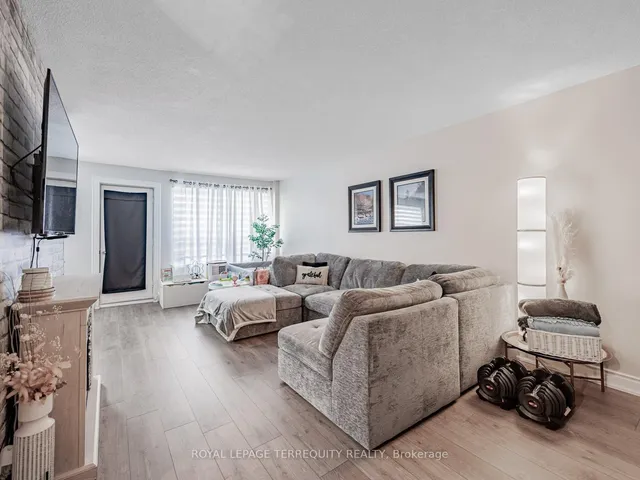 Additional image 3 of 2411 New St Unit 205