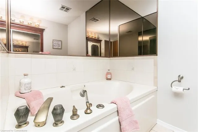 Additional image 26 of 20 Ellen St Unit 509