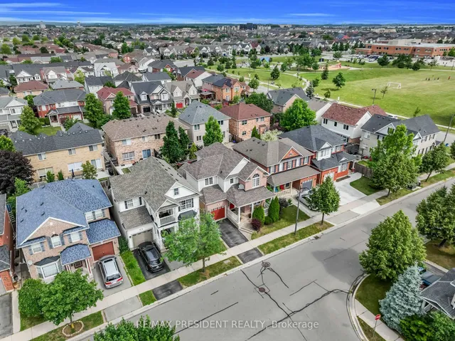 房产图片 46 - 670 Irving Terr