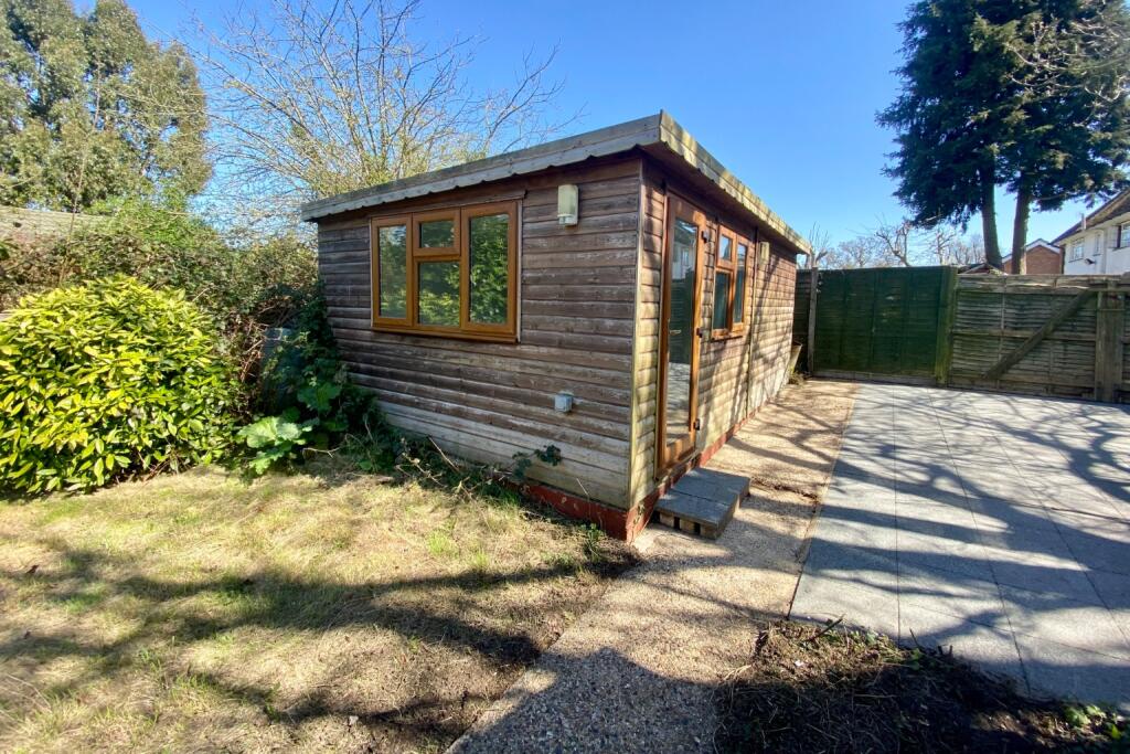 Additional image 16 of Mount Drive, Park Street, St. Albans, Hertfordshire, AL2